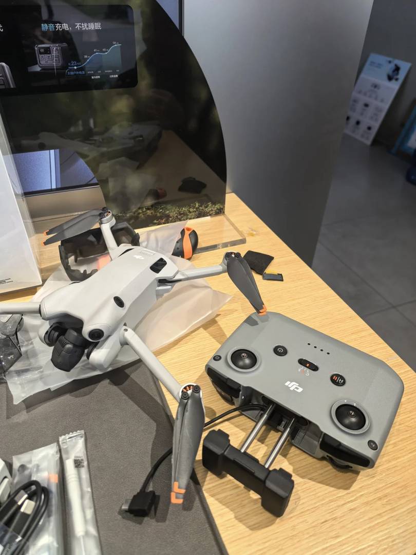 Best Mini 4 Pro Drone for Beginners with Easy Controls and Long Flight Time