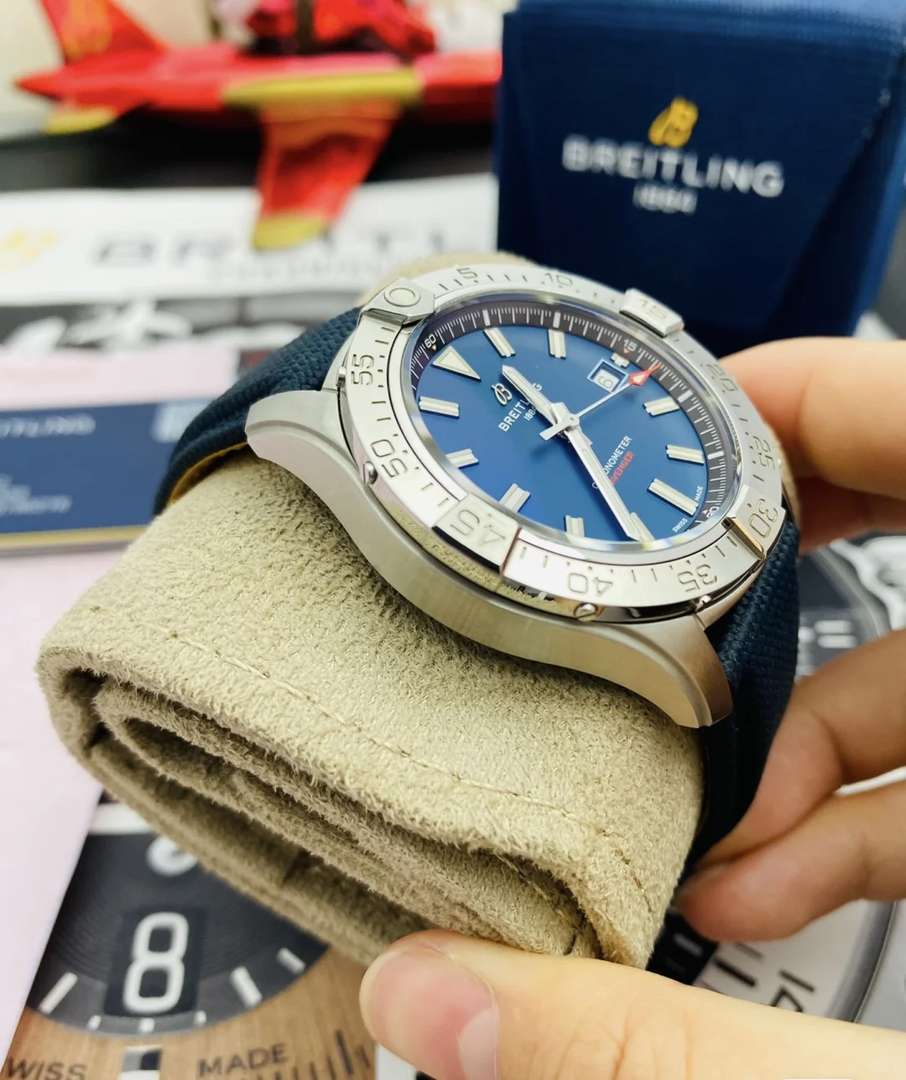 Breitling Avenger Automatic Men's Watch with Blue Dial and Folding Clasp