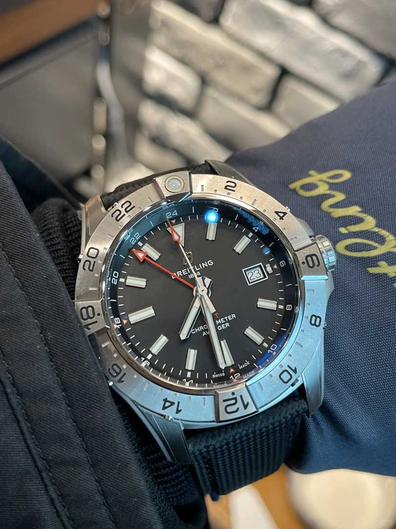 Breitling Avenger: Durable Watches for Adventure Enthusiasts