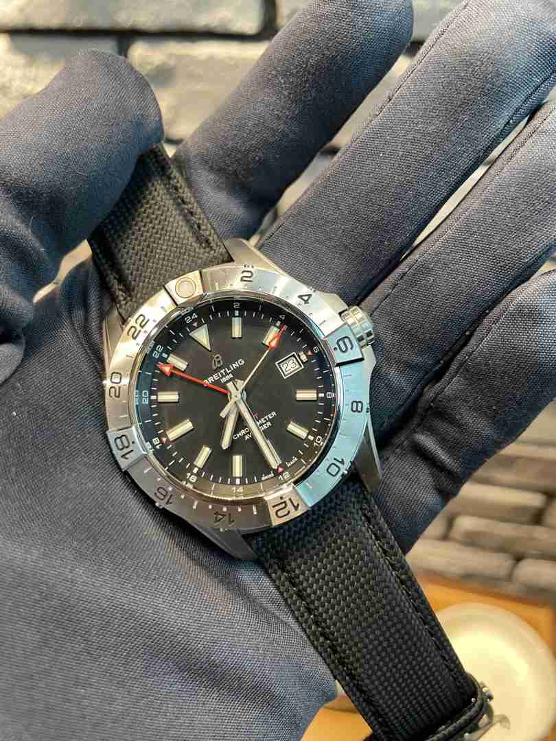 Breitling Avenger: Durable Watches for Adventure Enthusiasts