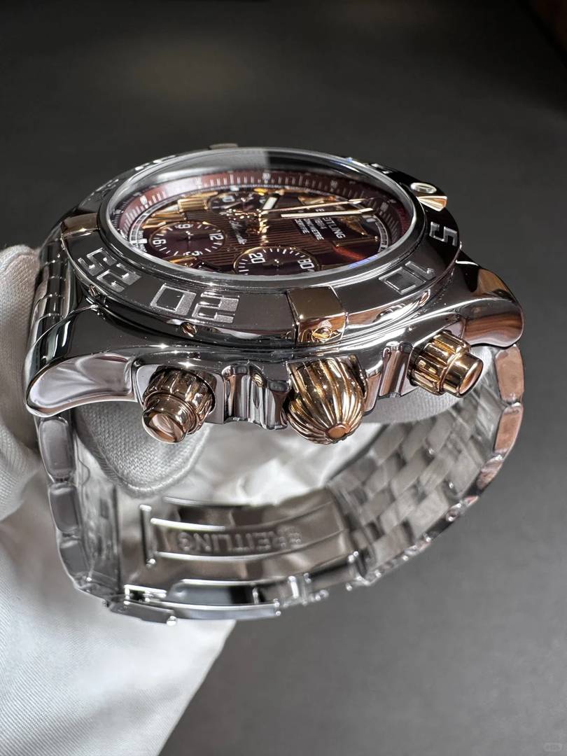 Breitling Chronomat: Best Luxury Watch for Aviators and Divers in 2023
