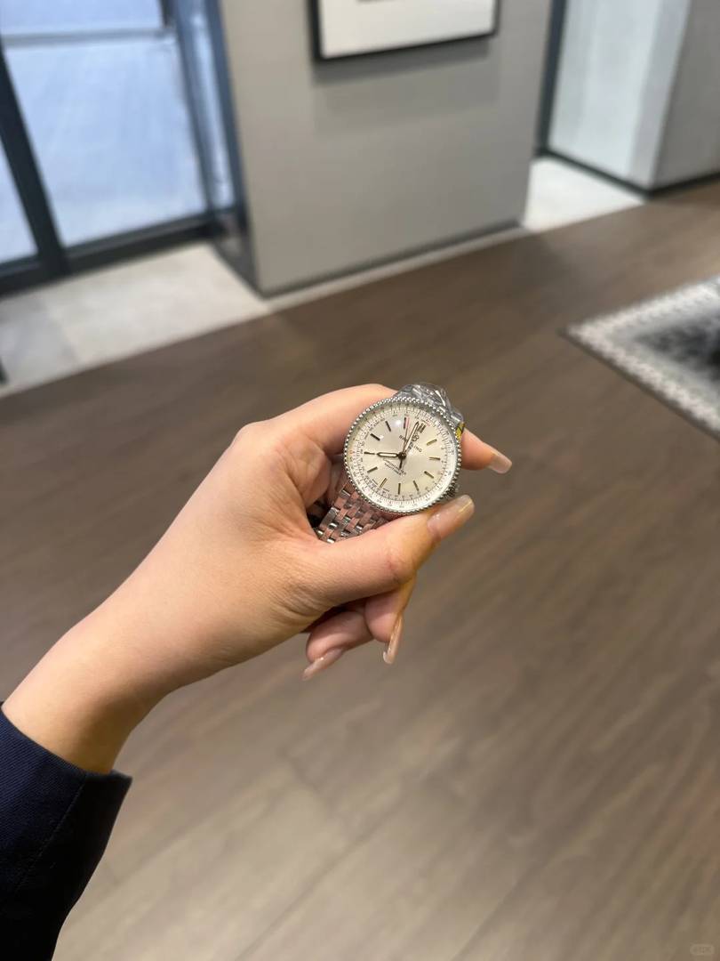 Breitling Girls Exclusive: Are Women’s Luxury Watches Truly Irresistible?