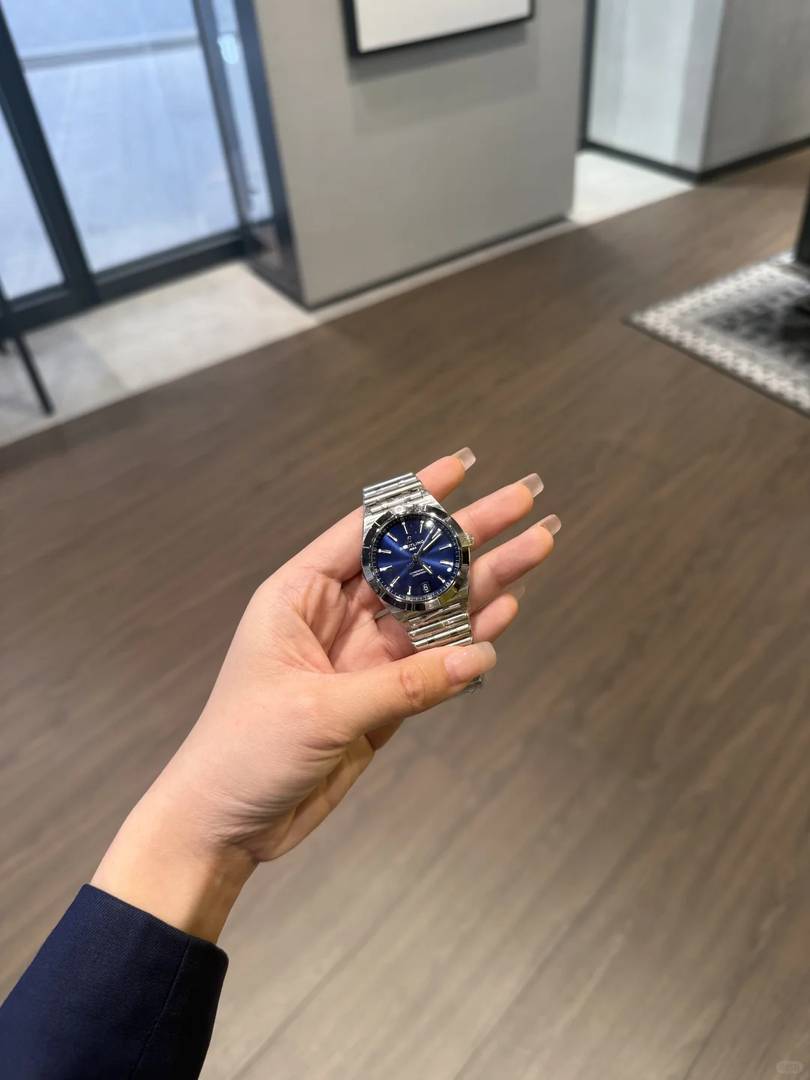 Breitling Girls Exclusive: Are Women's Luxury Watches Truly Irresistible?