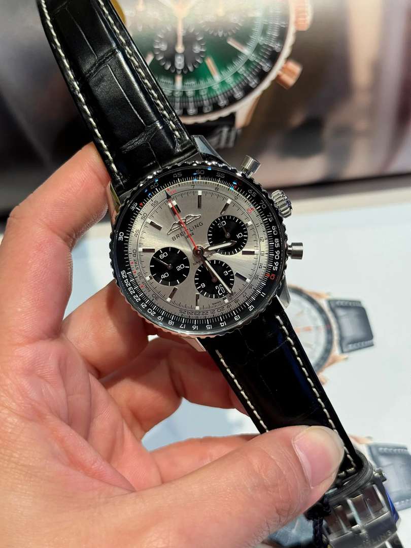 Breitling Navitimer Panda Dial Squatting Watch Review and Stunning Appearance