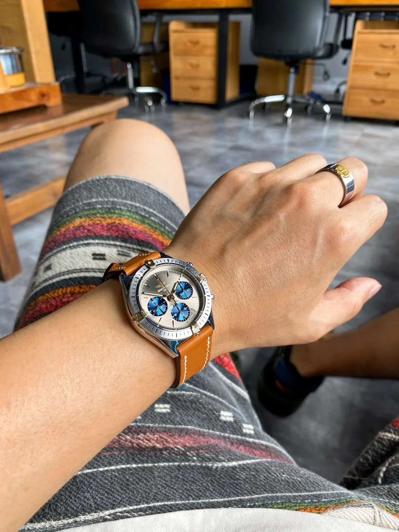 Breitling Panda Dial Chronograph Watch with Stunning Blue Eyes Design
