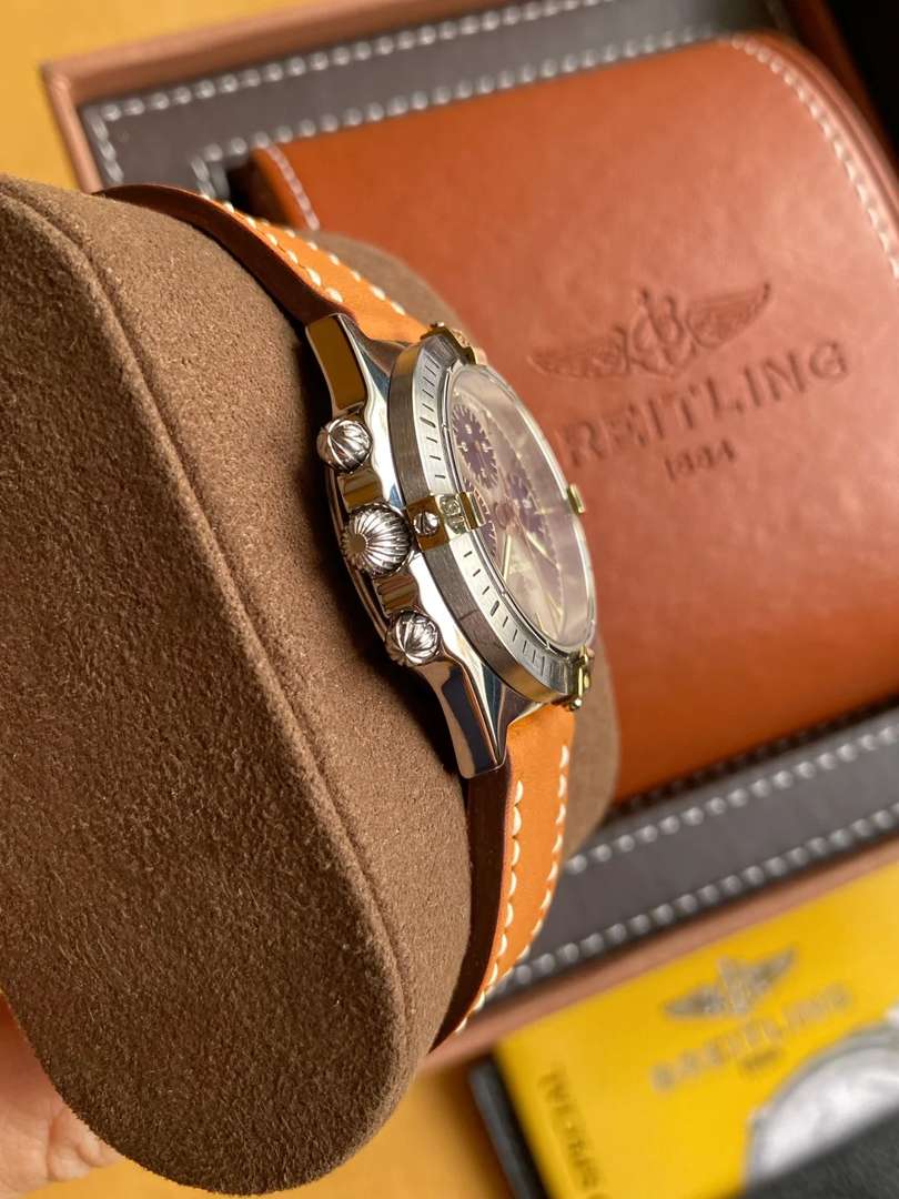 Breitling Panda Dial Chronograph Watch with Stunning Blue Eyes Design
