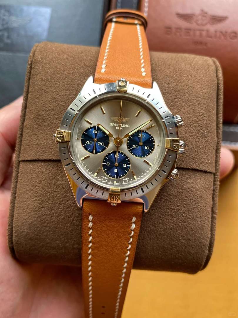 Breitling Panda Dial Chronograph Watch with Stunning Blue Eyes Design