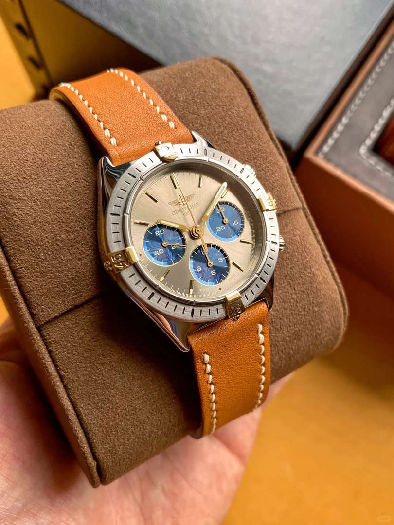 Breitling Panda Dial Chronograph Watch with Stunning Blue Eyes Design