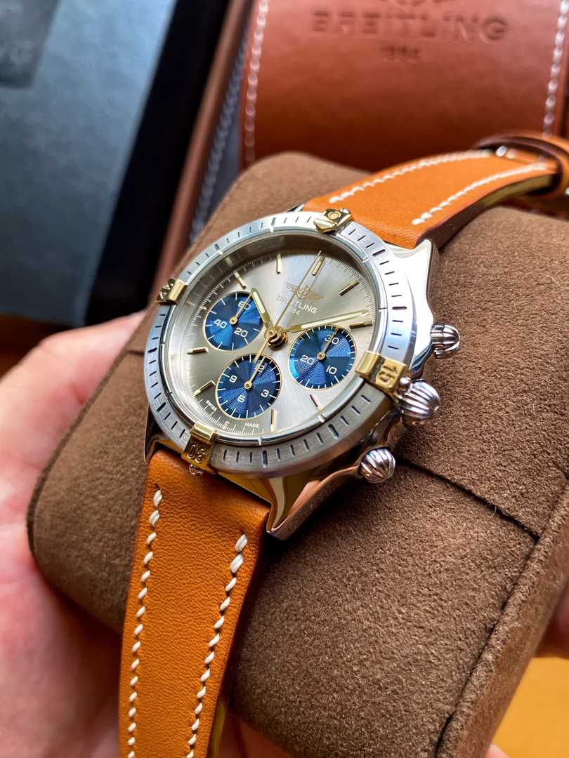 Breitling Panda Dial Chronograph Watch with Stunning Blue Eyes Design