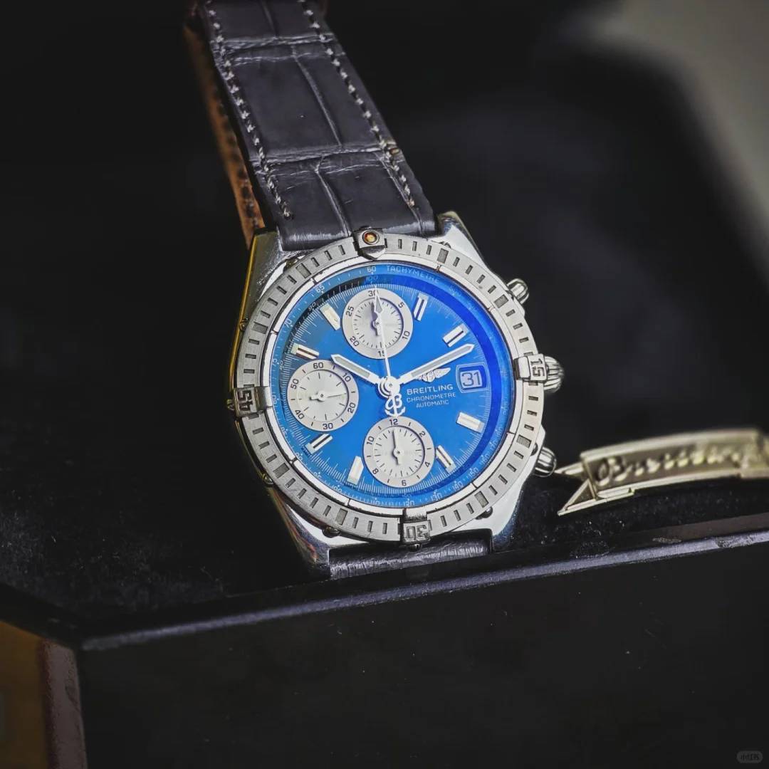 Breitling Vintage Watch for Sale: Authentic Pre-Owned Timepieces