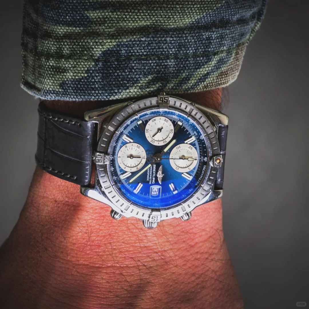 Breitling Vintage Watch for Sale: Authentic Pre-Owned Timepieces