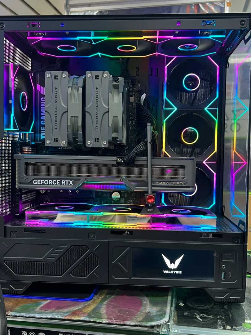 深センで高性能PCを組み立てる | 9800X3D RTX5080 カスタム組み立て