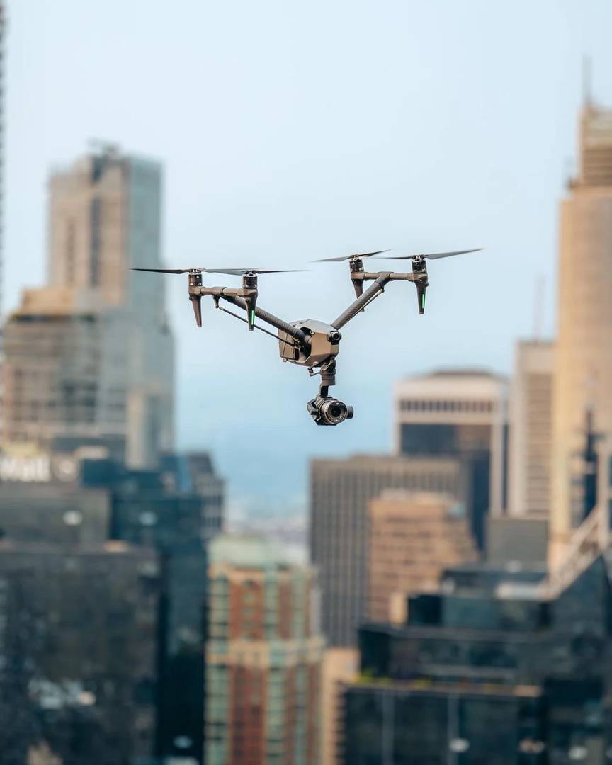 DJI Drone Flight: Capture Aerial Shots with Advanced Features ✈️