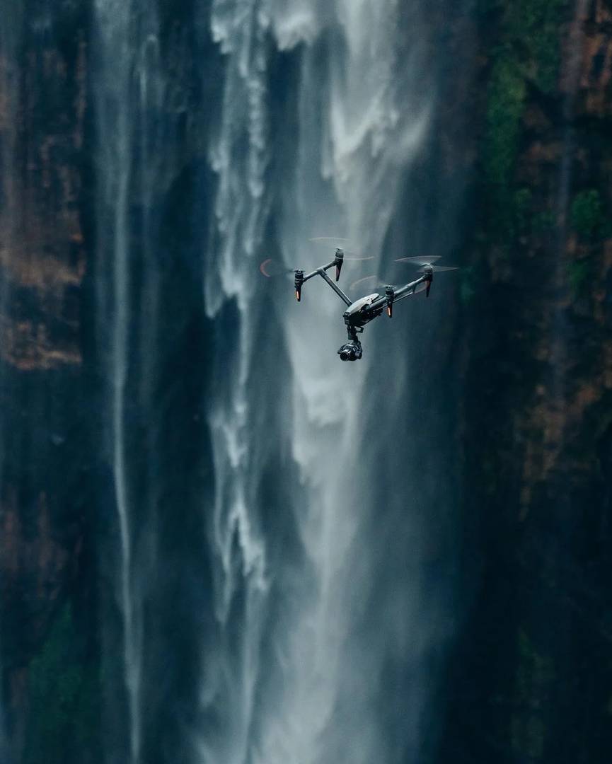 DJI Drone Flight: Capture Aerial Shots with Advanced Features ✈️