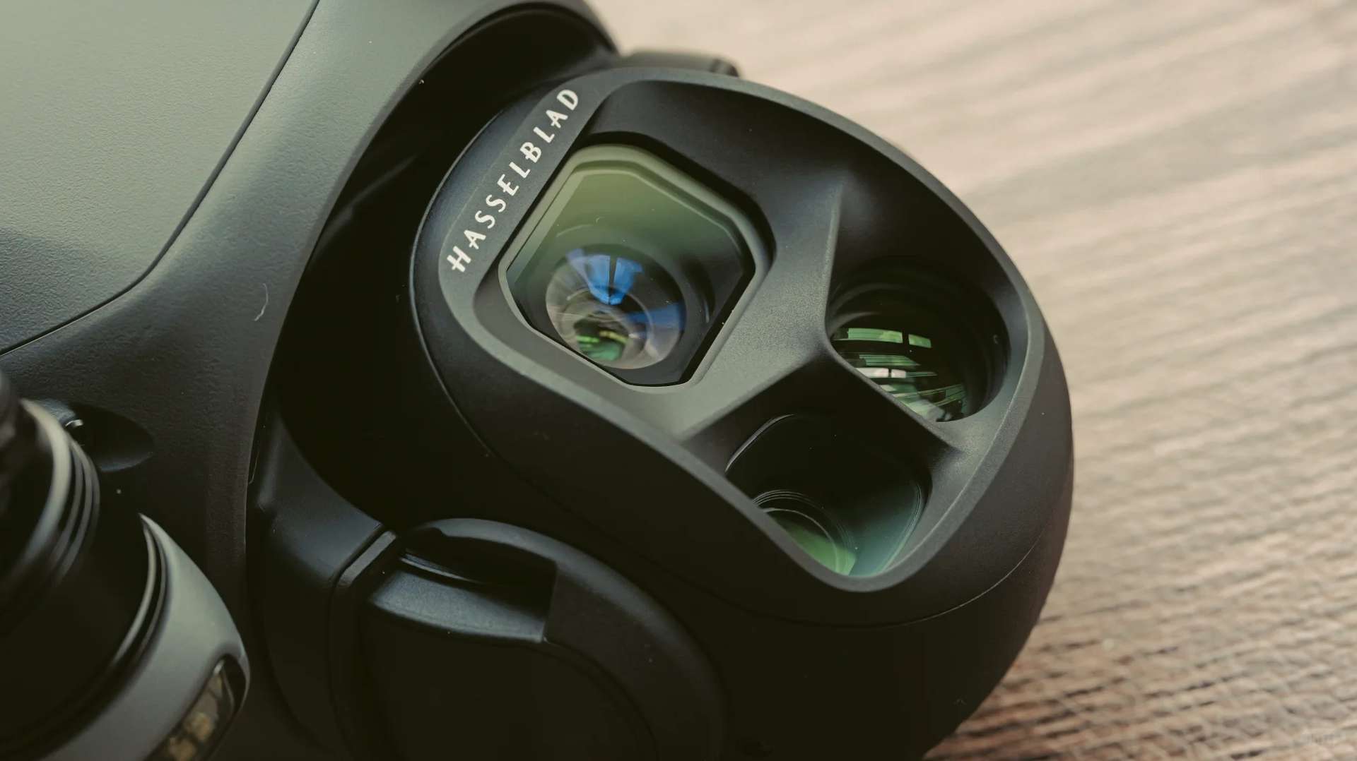 DJI Mavic 4 Pro Unboxing: 7 Major Upgrades for Aerial Photography Enthusiasts