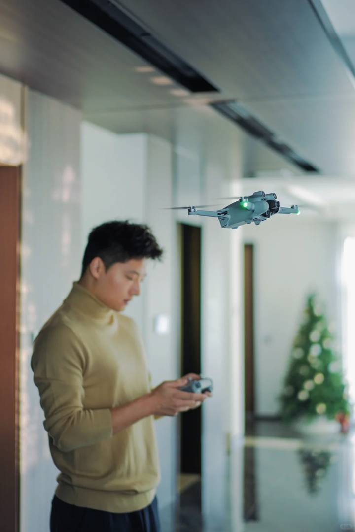 DJI Mini 4 Pro: Lightweight Drone for Stunning Aerial Footage and Beginners