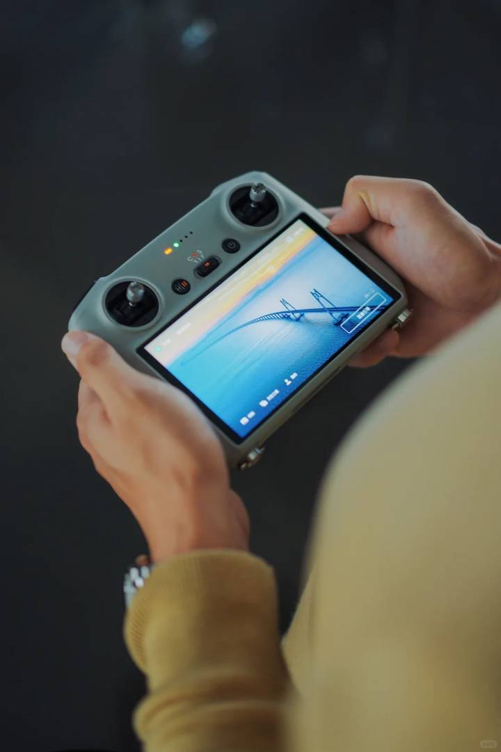 DJI Mini 4 Pro: Lightweight Drone for Stunning Aerial Footage and Beginners