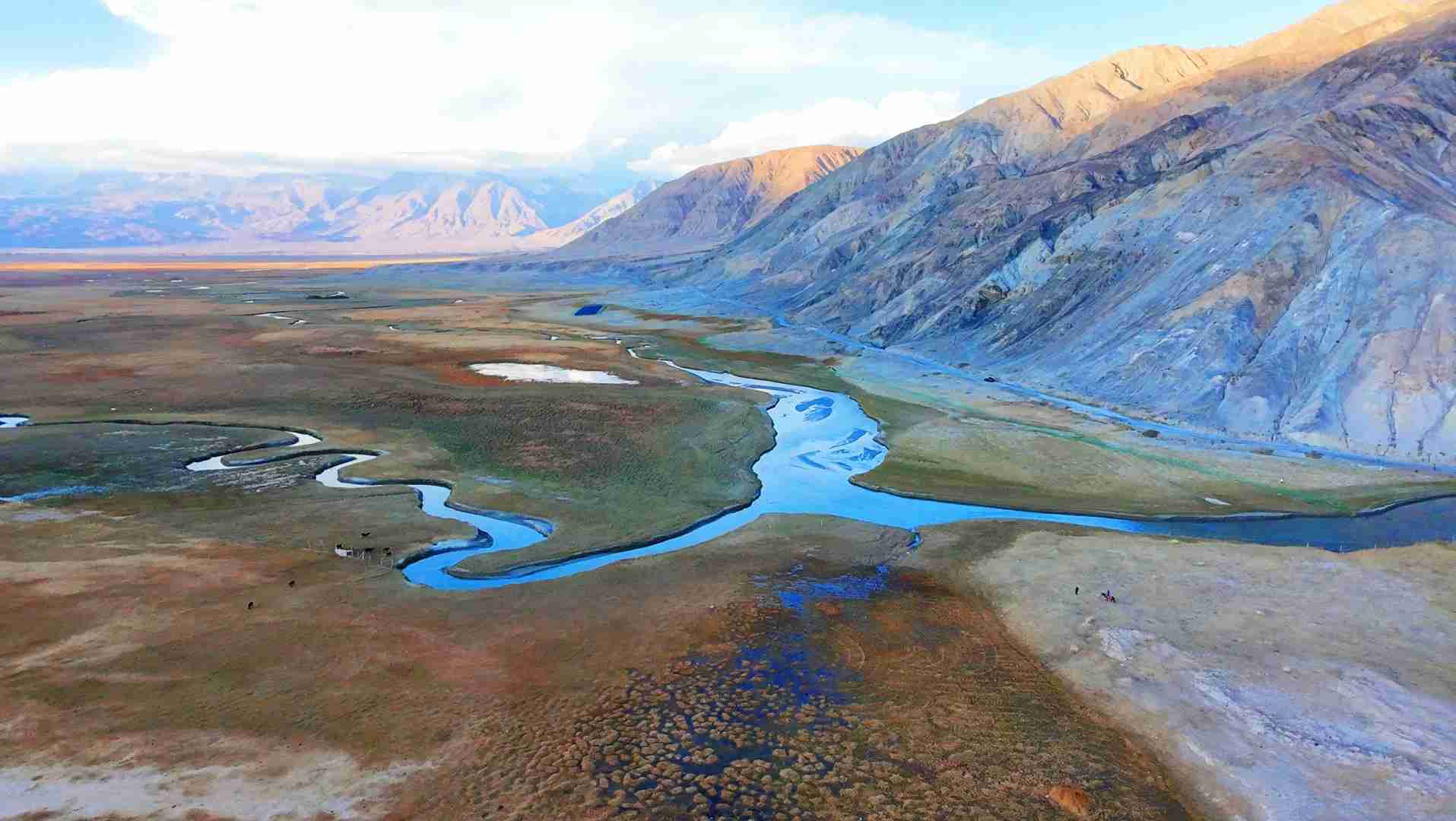 DJI Neo drone flights across Southern Xinjiang: A beginner's thrilling adventure