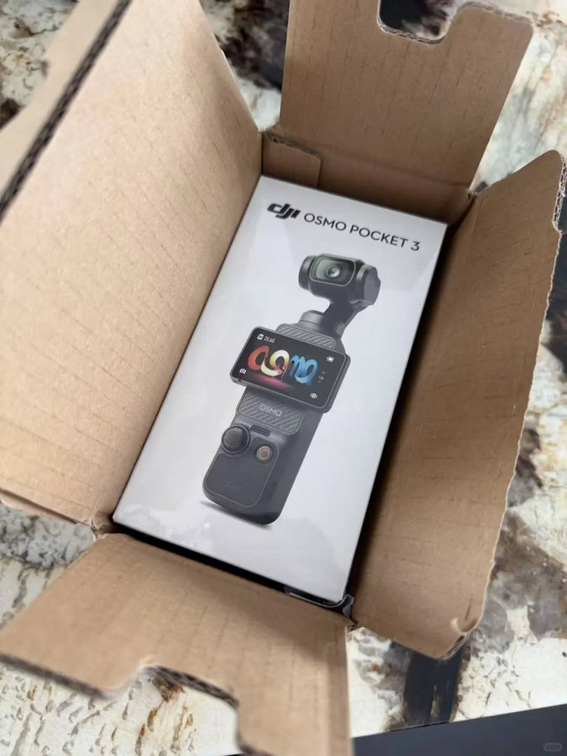 Déballage du DJI Pocket 3 : Caméra compacte pour un vlogging fluide