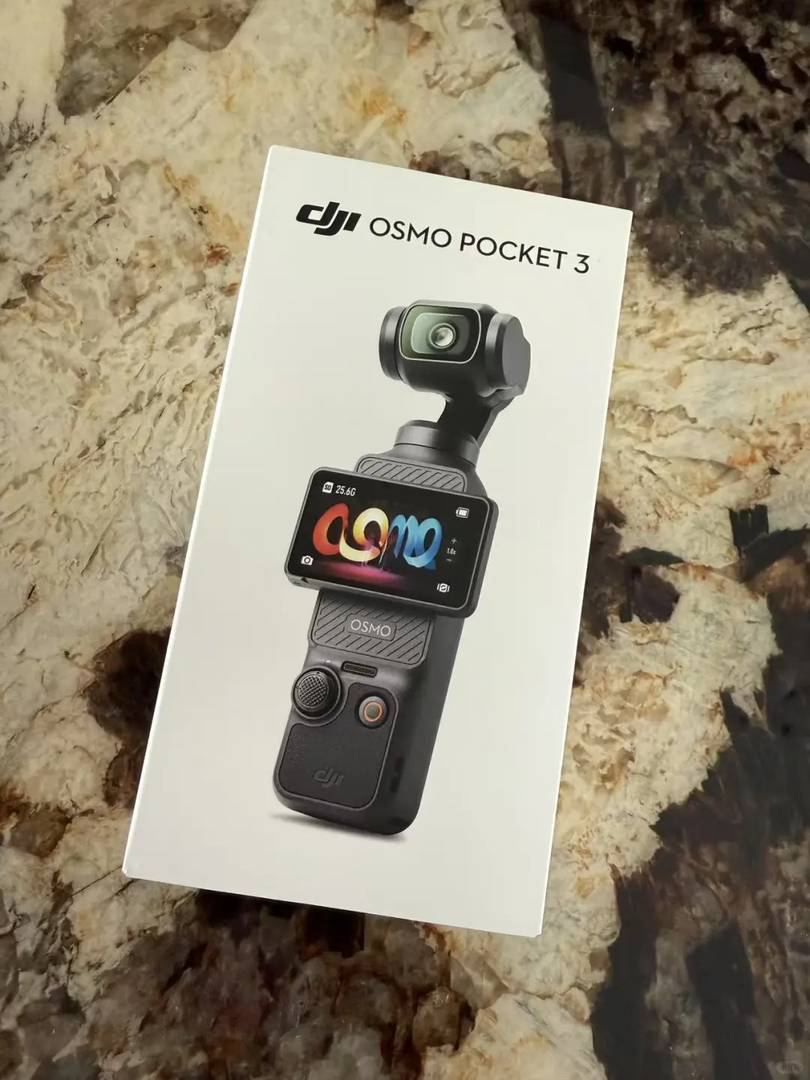 Déballage du DJI Pocket 3 : Caméra compacte pour un vlogging fluide