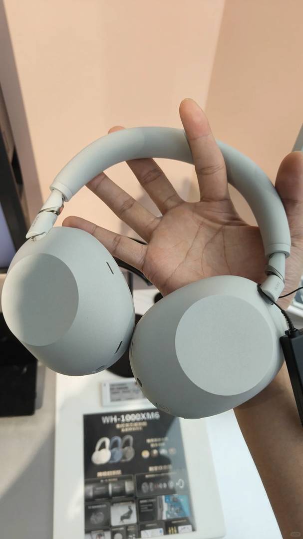 Erleben Sie die Sony 1000XM6 Active Noise-Cancelling Kopfhörer im lokalen Geschäft