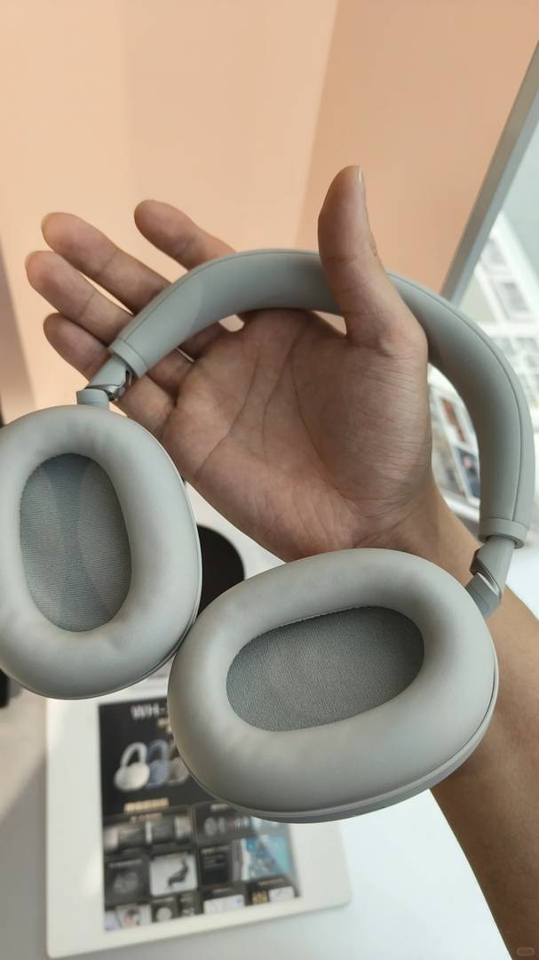 Erleben Sie die Sony 1000XM6 Active Noise-Cancelling Kopfhörer im lokalen Geschäft