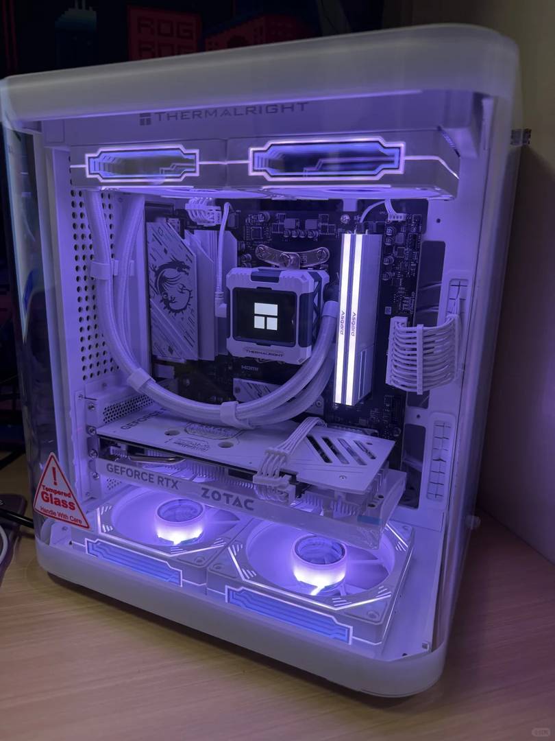 How to Impress Your Girlfriend by Customizing a Water-Cooled PC Screen