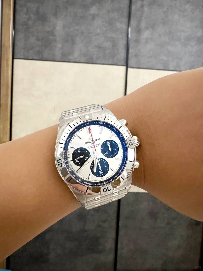 Join Breitling for a Good Omen: Everything Goes Well with Luxury Watches
