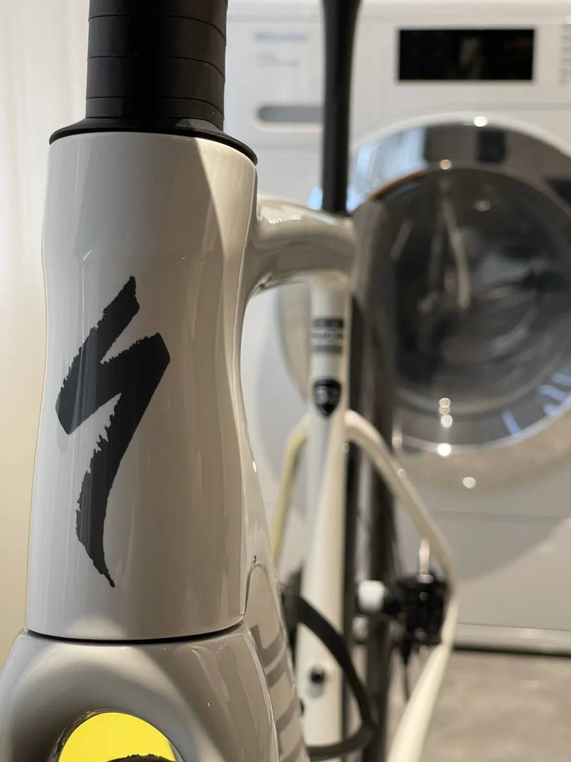 Lightning Specialized SL8 Pro: Step-by-Step Self-Assembly Guide