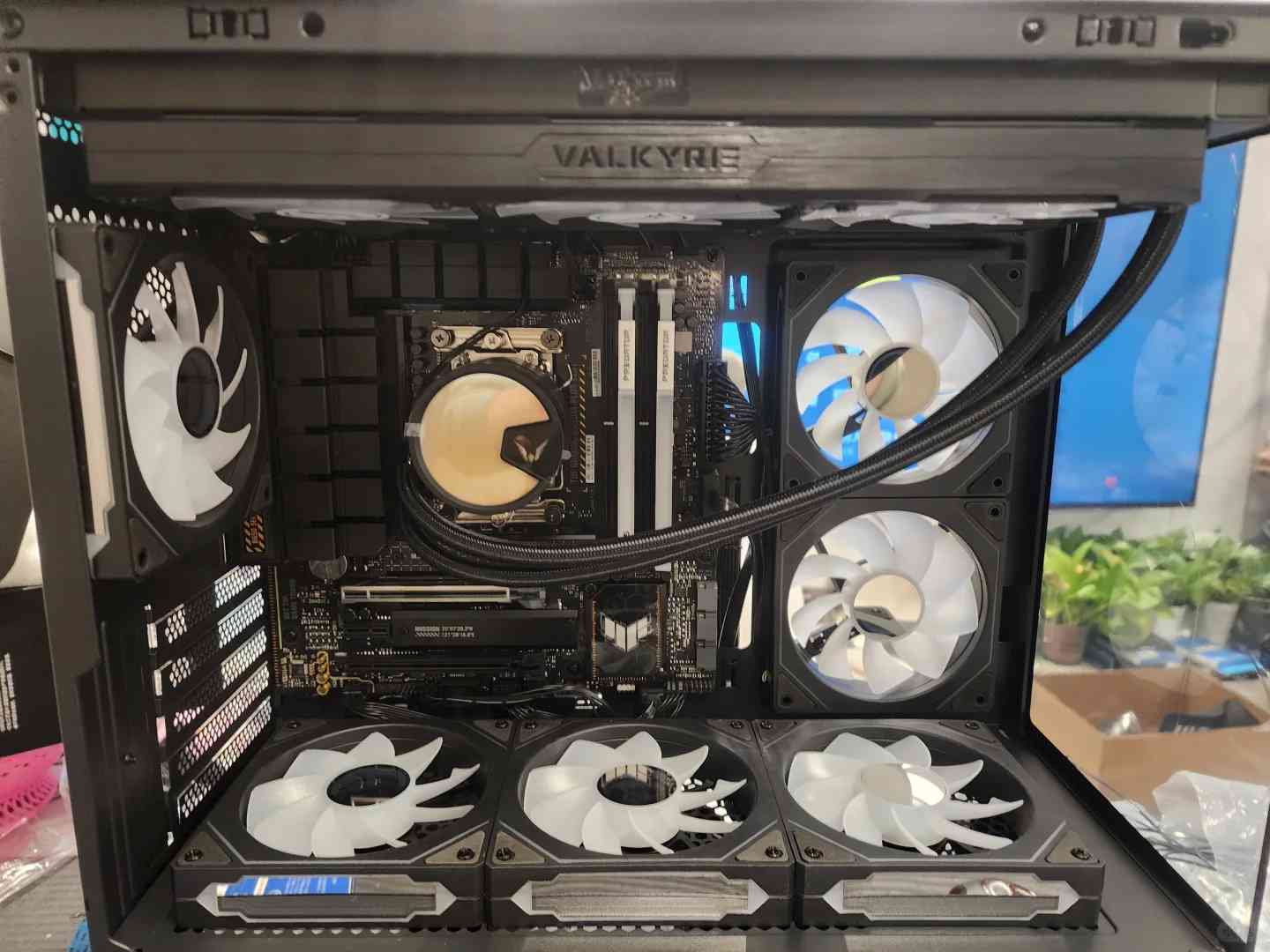 RX 9070XT Gaming PC Build with Pure Black Theme for Sea View Room