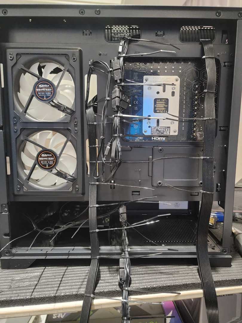 RX 9070XT Gaming PC Build with Pure Black Theme for Sea View Room