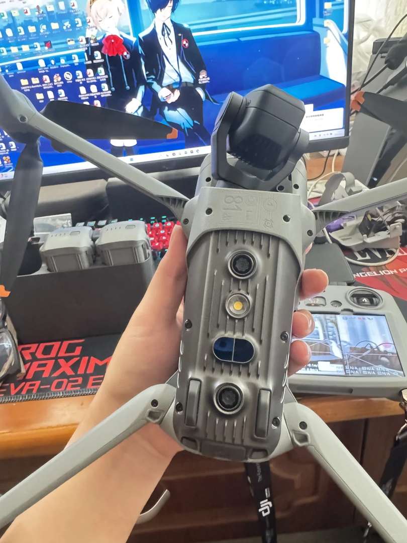 Продажа бывшего в употреблении DJI Air 3 с встроенным экраном | Лучшие цены на дроны