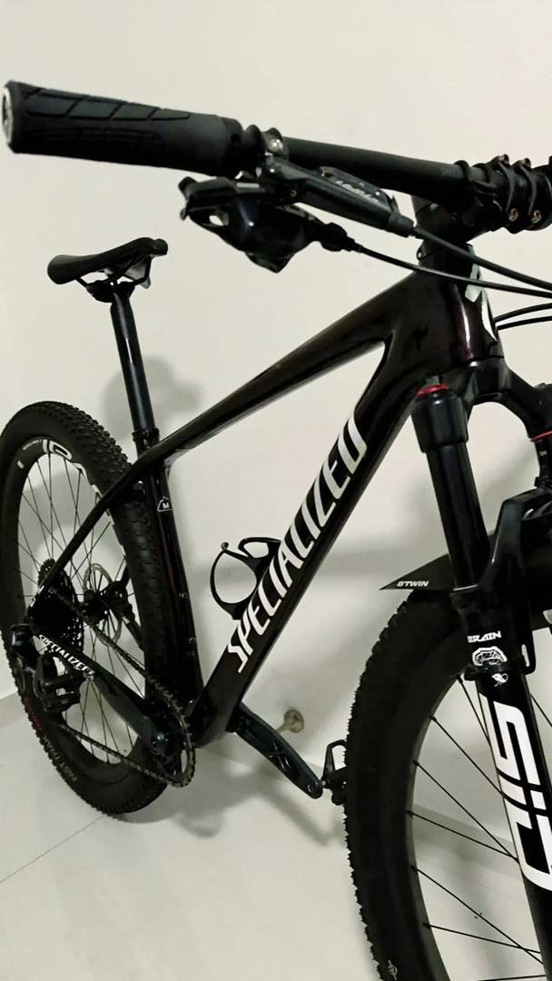 Share a Friend's Lightning Specialized Epic Expert Mountain Bike Review