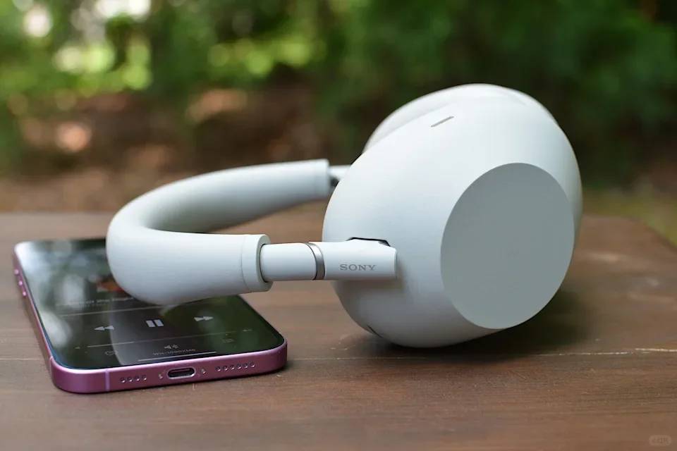 Sony WH-1000XM6: Is It Worth Buying After Three Years of Dominance?