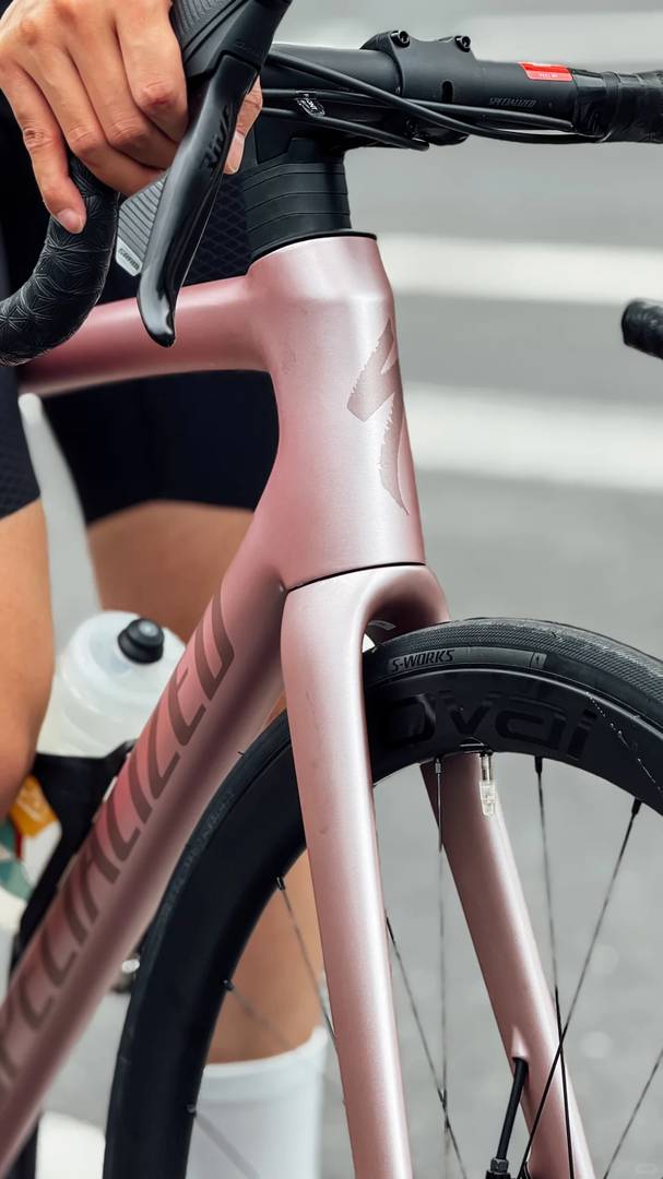 Resenha da Bicicleta de Estrada Specialized Tarmac SL8 Expert Cherry Blossom Pink