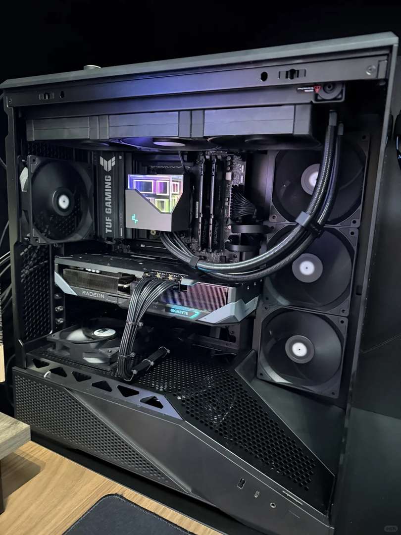 Unboxing the 9070XT Graphics Card for High-Performance Gaming PCs 🎉