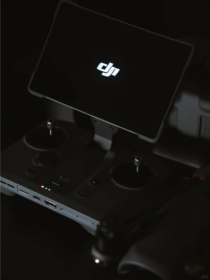 Who Took the DJI Mavic 4 Pro Product Photos Leaked in Advance?