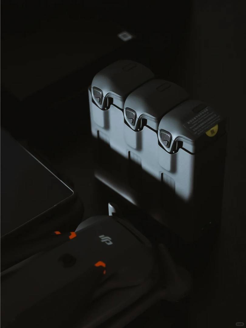 Who Took the DJI Mavic 4 Pro Product Photos Leaked in Advance?