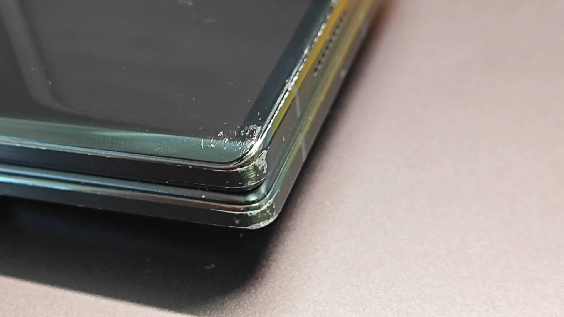 Xiaomi Mix Fold3 Bare Condition After One Year of Usage: Detailed Review