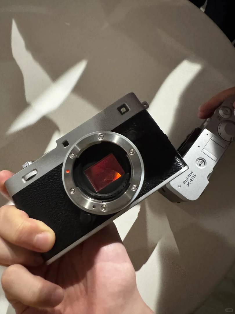 Fuji X-E5 Hands-On Review: Features, Performance & Real-World Use