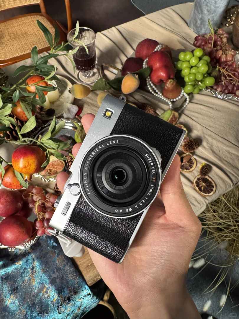 Fuji X-E5 Hands-On Review: Features, Performance & Real-World Use