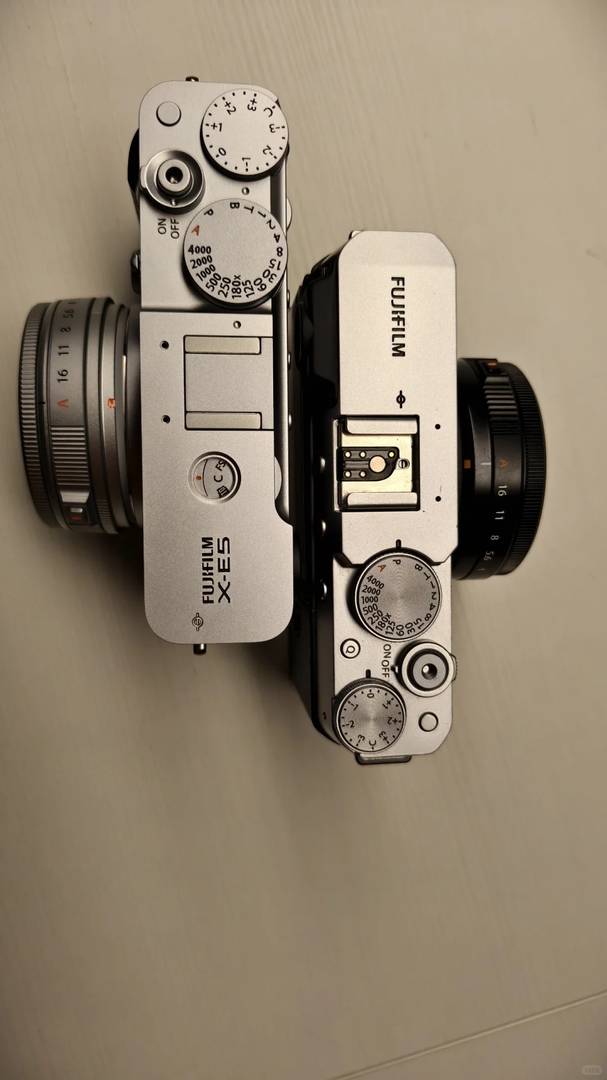 Fujifilm X-E5 vs X-E4 Camera Size Comparison: Key Differences Explained