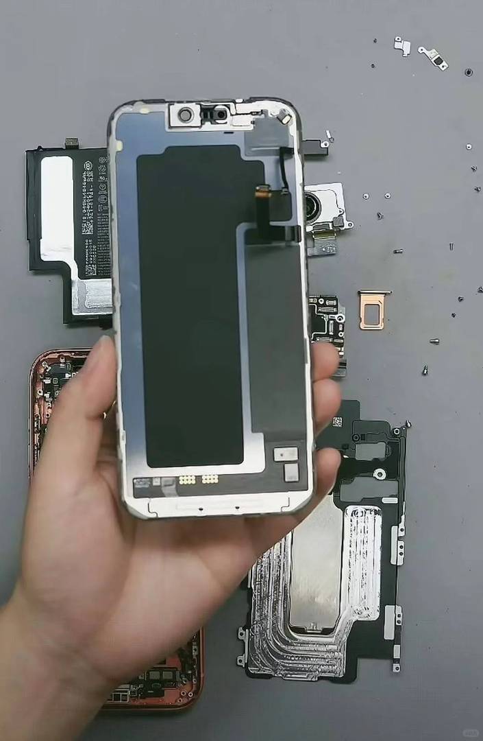 Redesigned iPhone Camera Now as Large as Motherboard - Apple's Latest Innovation