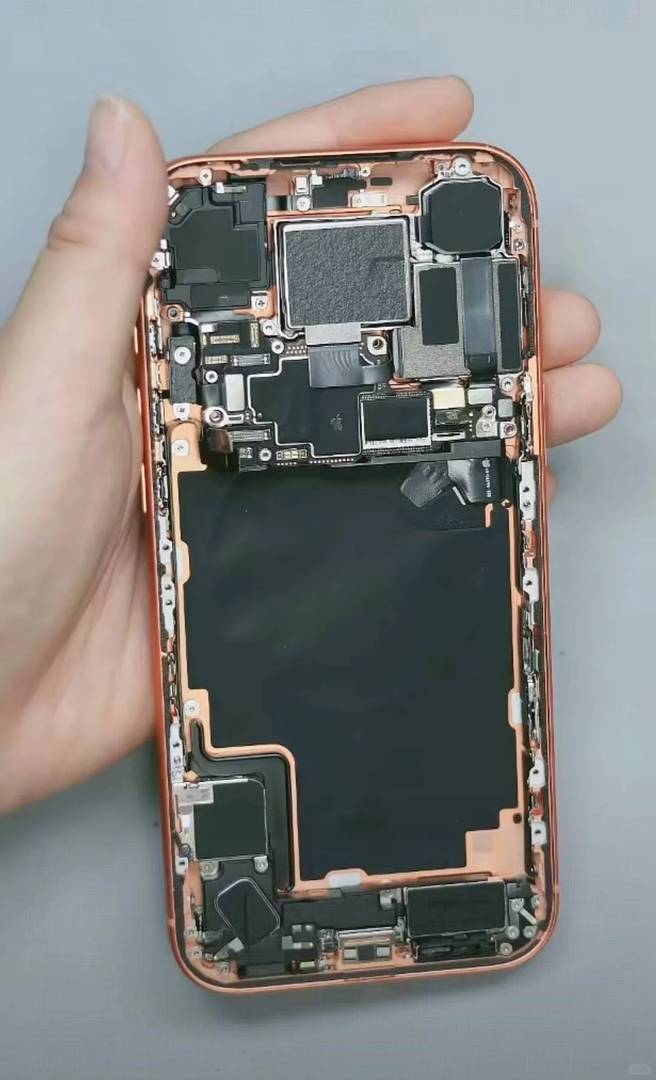 Redesigned iPhone Camera Now as Large as Motherboard - Apple's Latest Innovation
