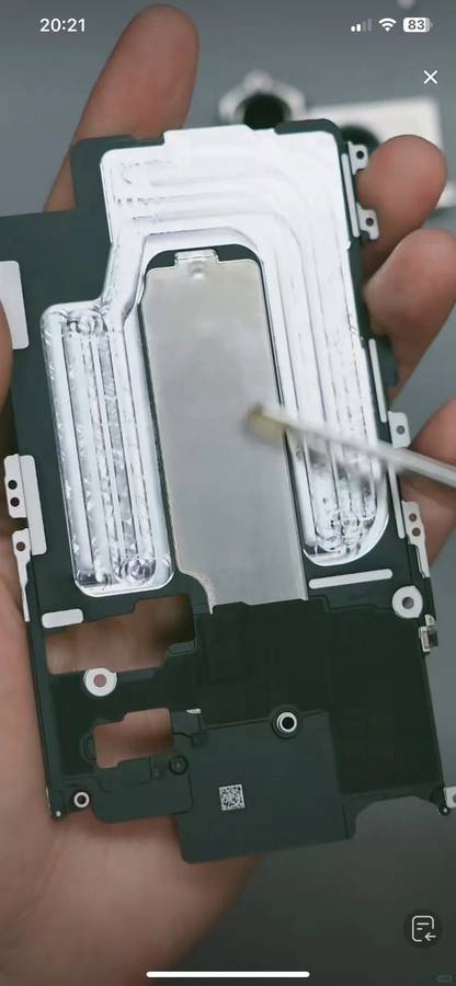iPhone 17 Pro Max Teardown Diagram: Why White Remains the Most Timeless Color
