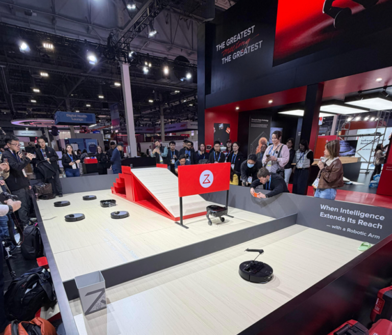 CES 2026レポート：RTX 50シリーズモバイル版と「ロールアップ可能」ラップトップの革命